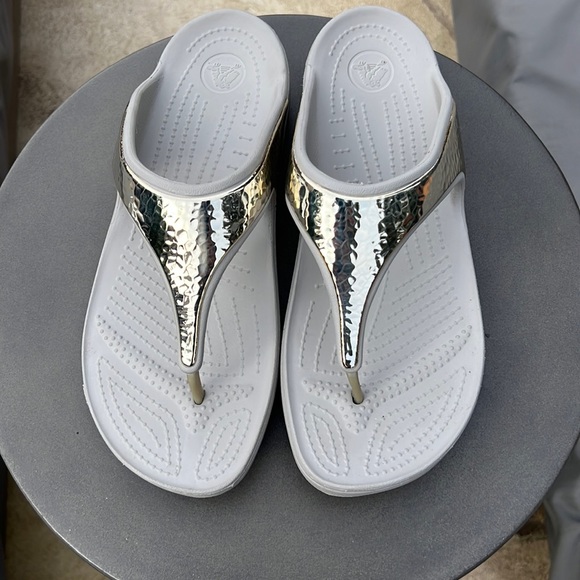 CROCS Shoes - Crocs Silver Metallic Sloane Sandals Size 11 W